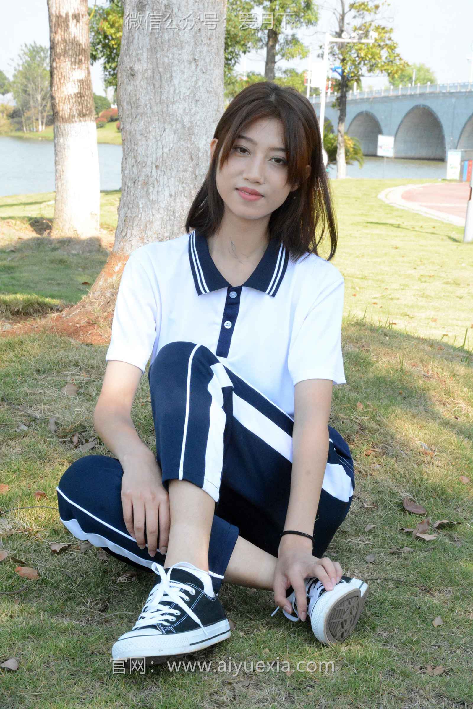 月下摄影-秀秀浅发校服酷酷的[130P/1V/9.94GB]