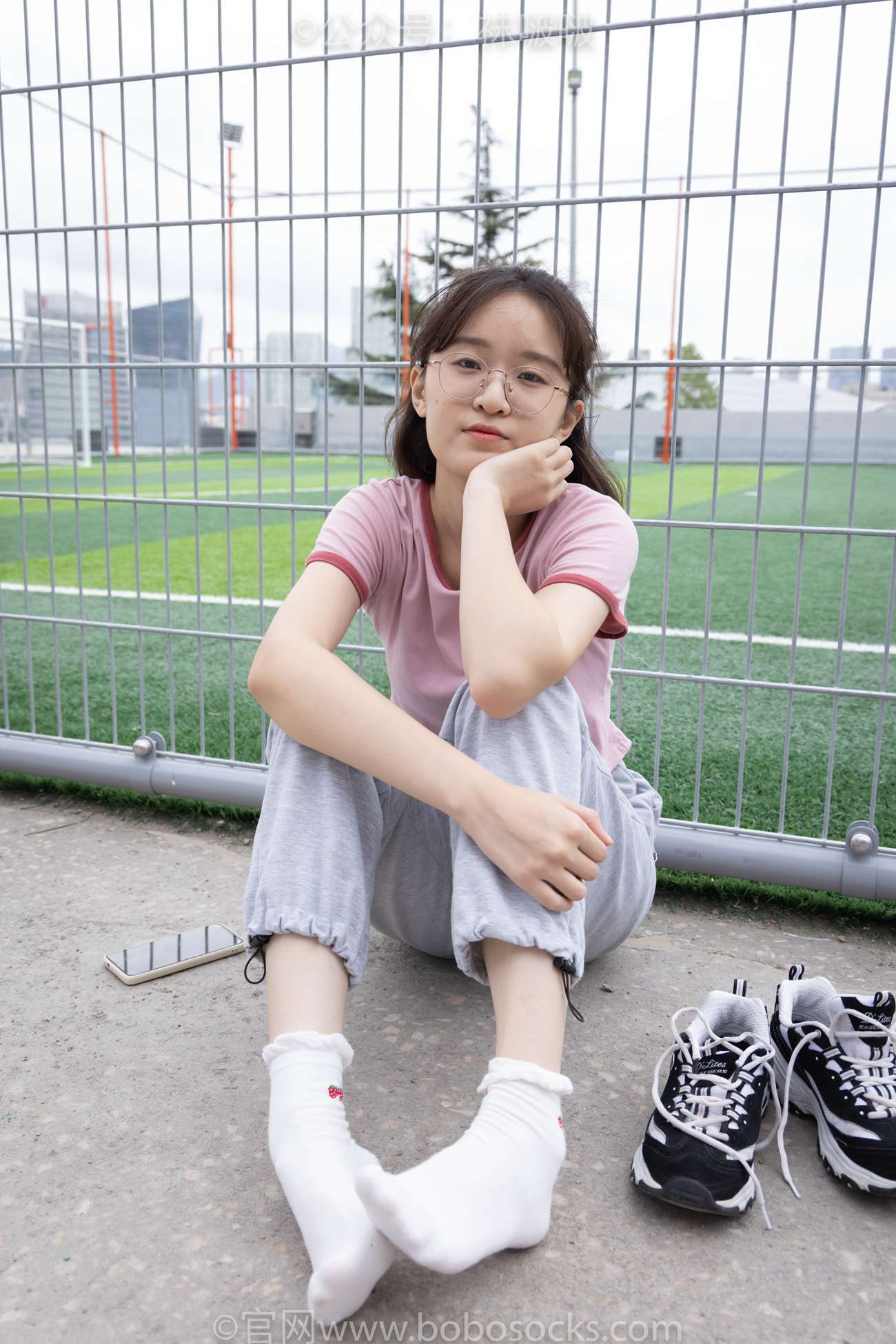 袜啵啵-熊熊斯凯奇运动鞋、棉袜（踩脏）、裸足 [147P/1V/4.71GB]