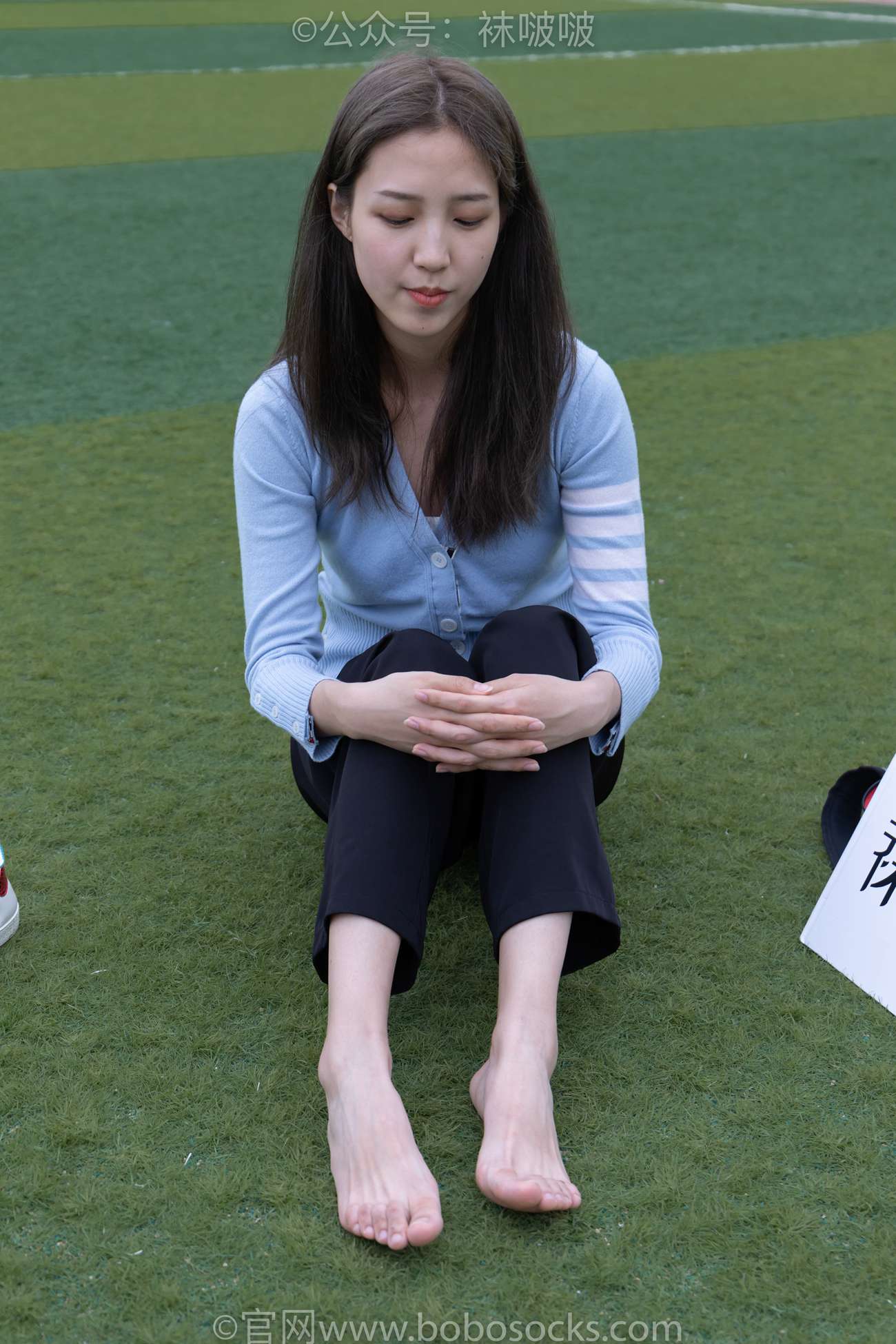 袜啵啵-泡芙板鞋、白棉袜、裸足[131P/1V/3.12GB]