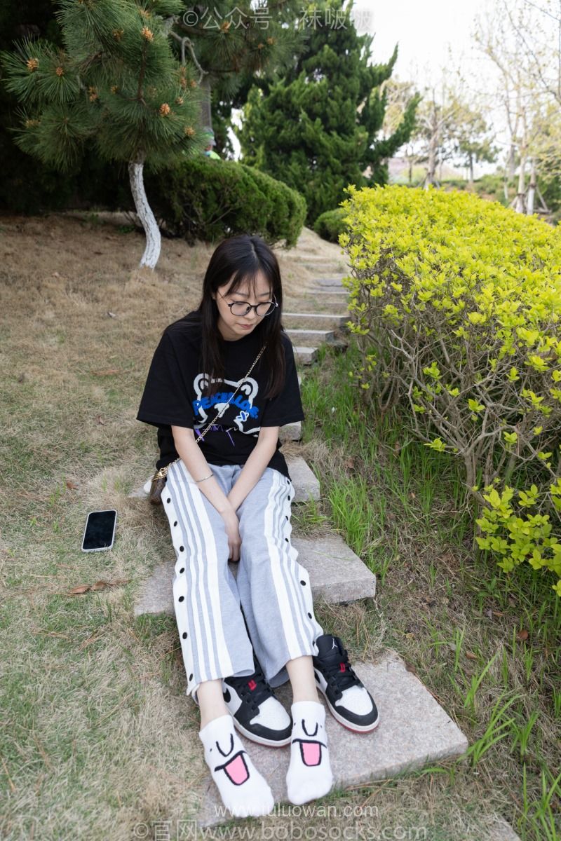 袜啵啵-稚予AJ、白色短棉袜、裸足[119P/1V/3.22GB]