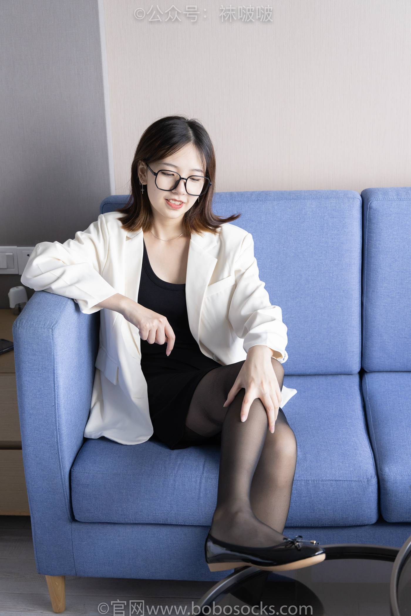 袜啵啵-小甜豆平底鞋、黑丝[144P/1V/7.10GB]