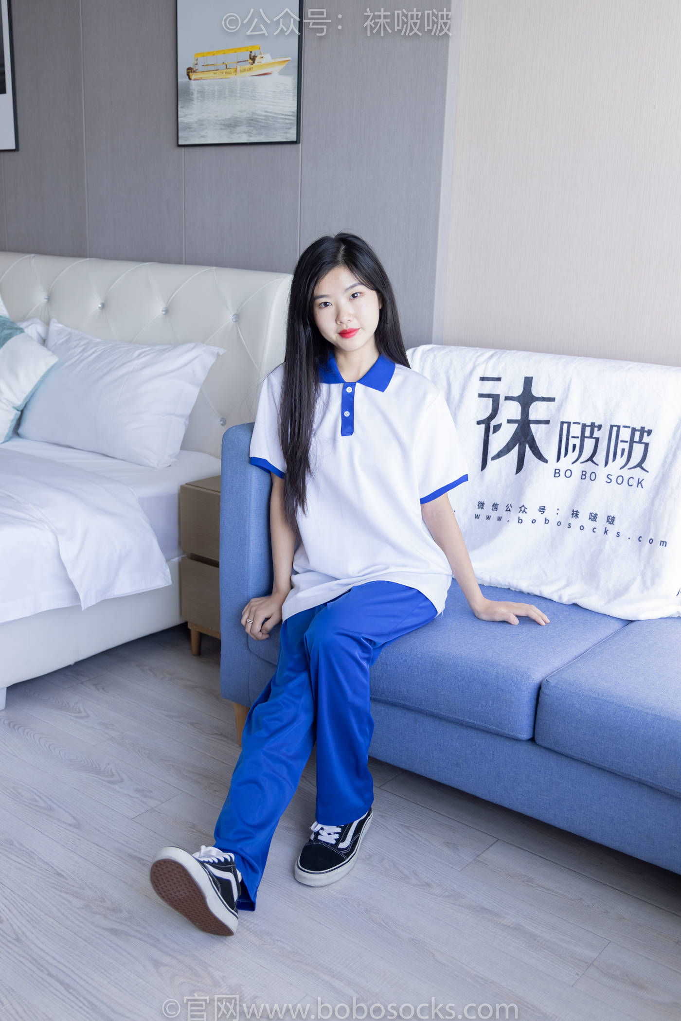 袜啵啵-小奶熊校服、vans帆布鞋、短白棉袜、裸足[154P/1V/7.00GB]