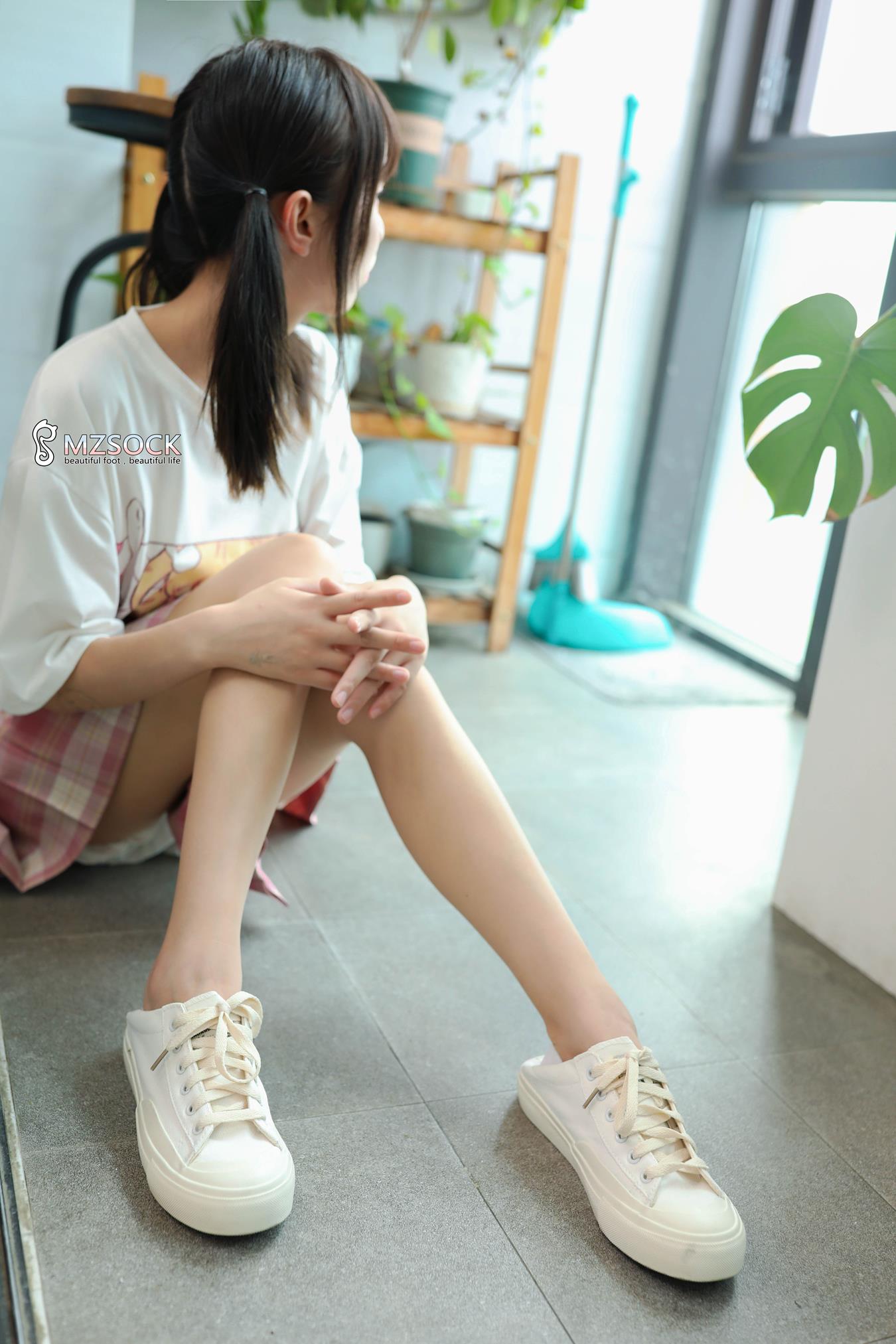 爱美足-樱子[121P/280MB]