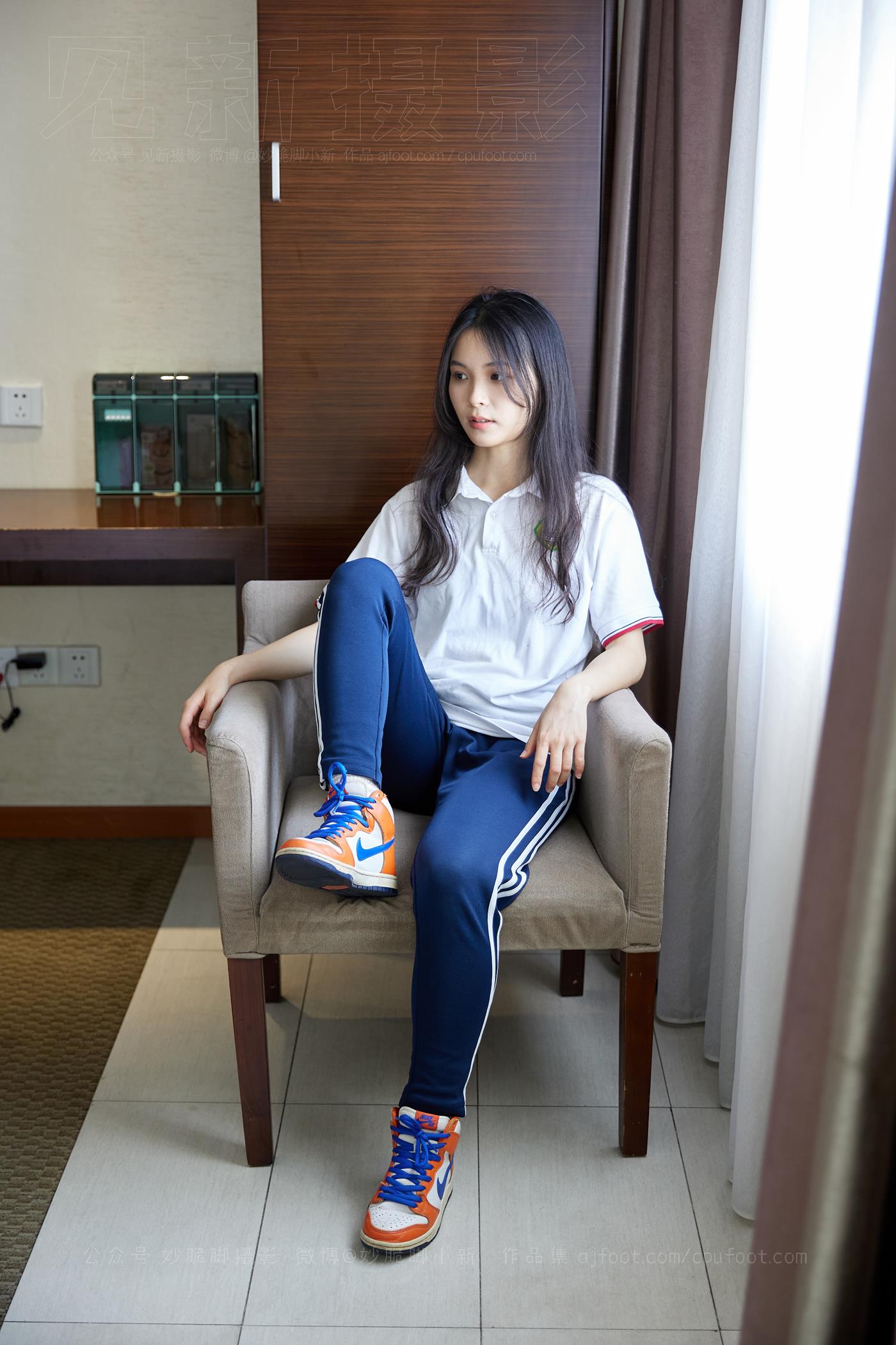 见新摄-清纯甜美校园风[51P/1V/803MB]