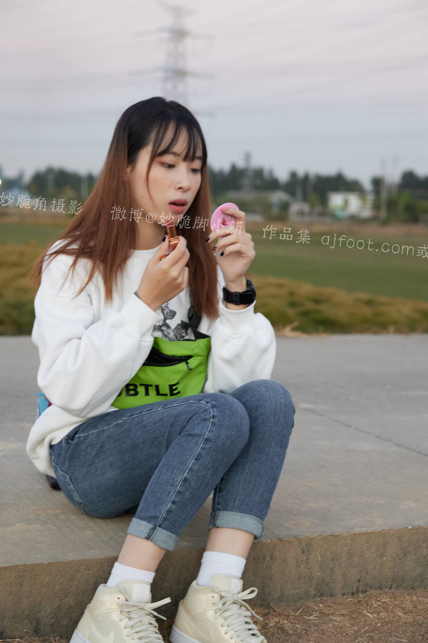 见新摄影-追赶落日余晖的逆光少女[133P/1V/949MB]