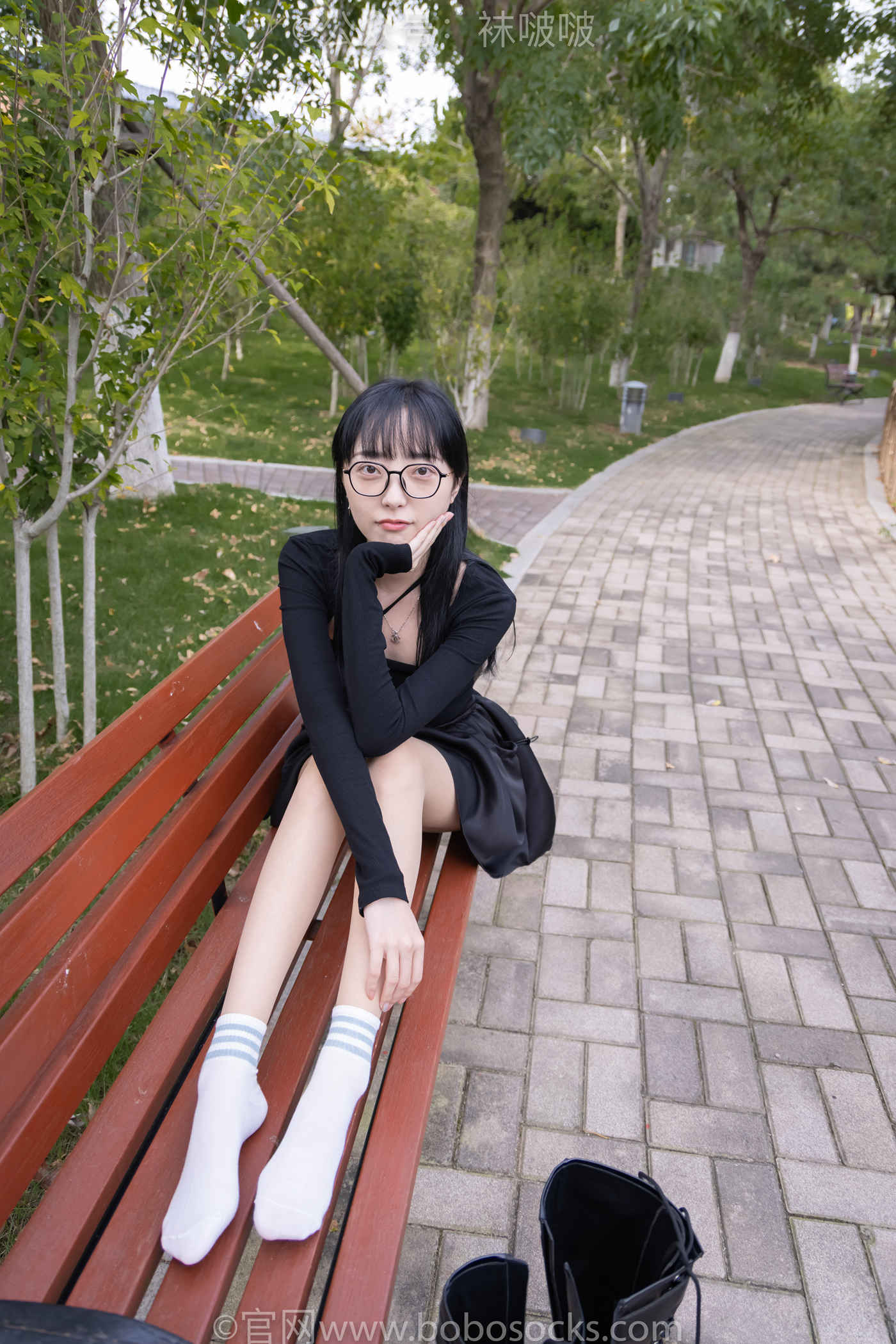 袜啵啵-稚予长靴、白棉袜、肉丝[137P/1V/4.81GB]