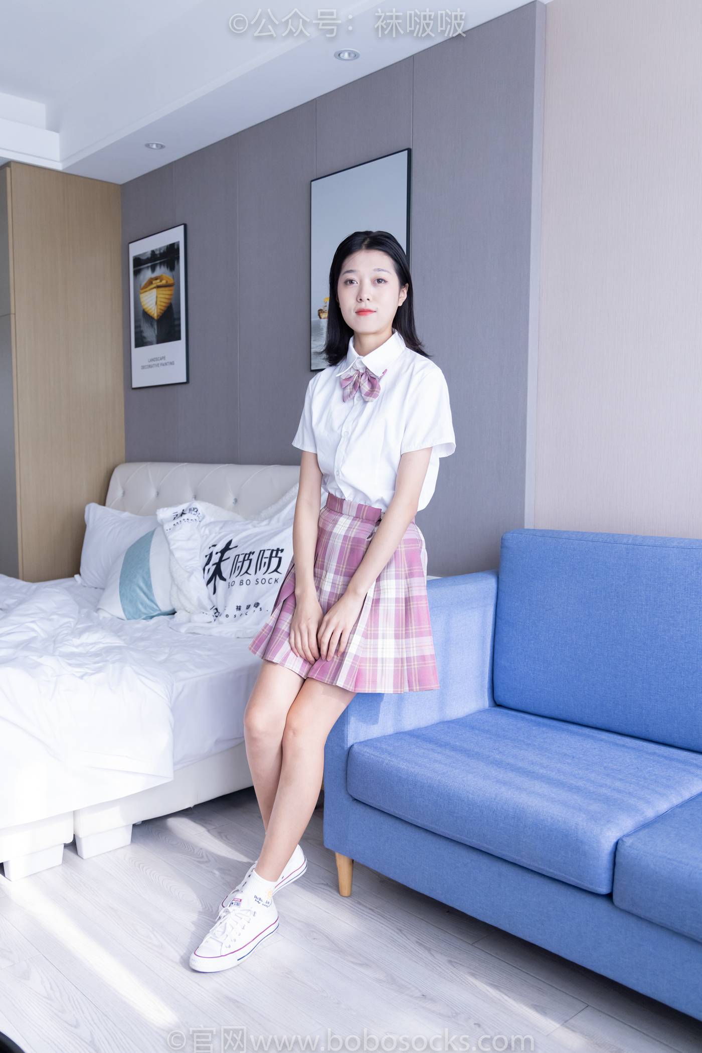 袜啵啵-瑶瑶JK制服、帆布鞋、白棉袜、裸足[133P/1V/6.58GB]