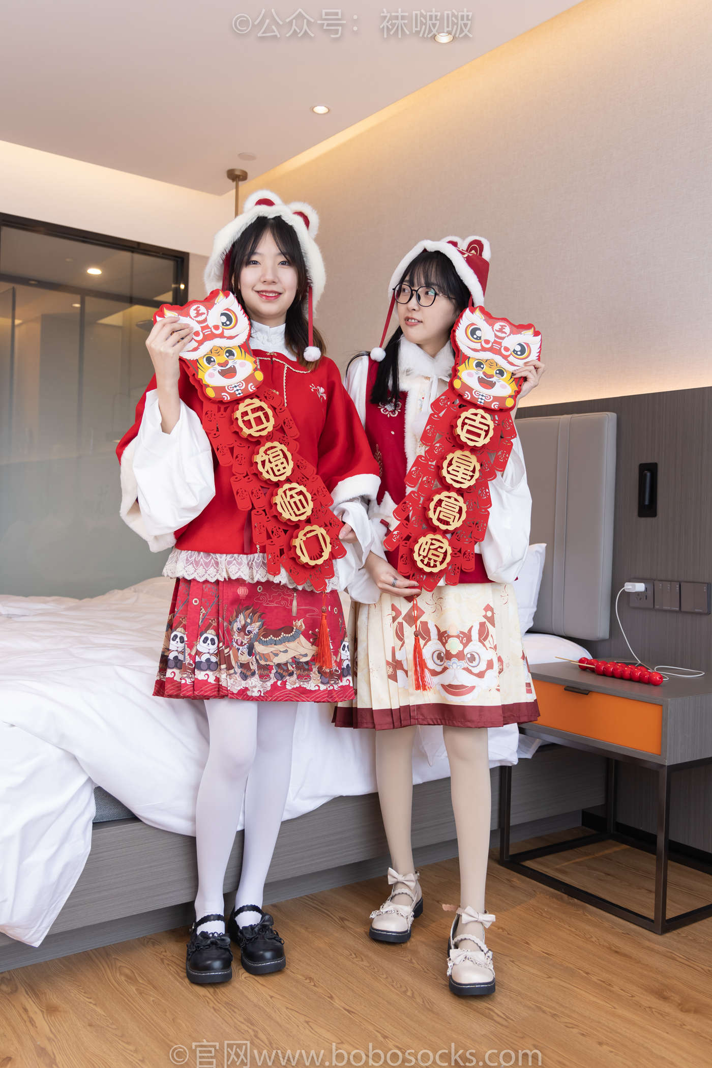 袜啵啵-小甜豆与稚予给大家拜年啦[139P/1V/5.87GB]