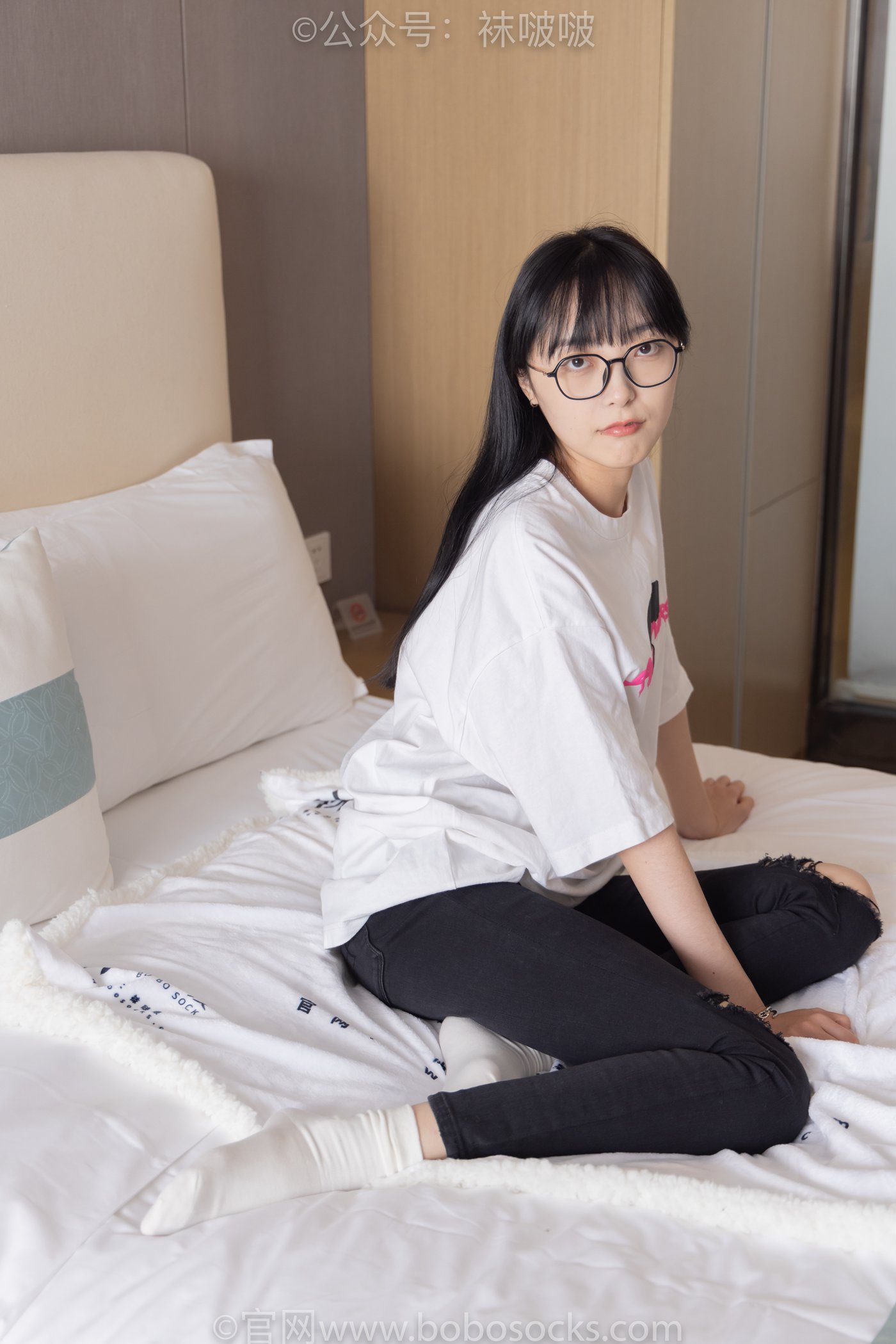 袜啵啵-稚予斯凯奇运动鞋、白棉袜、黑棉袜[139P/1V/6.67GB]