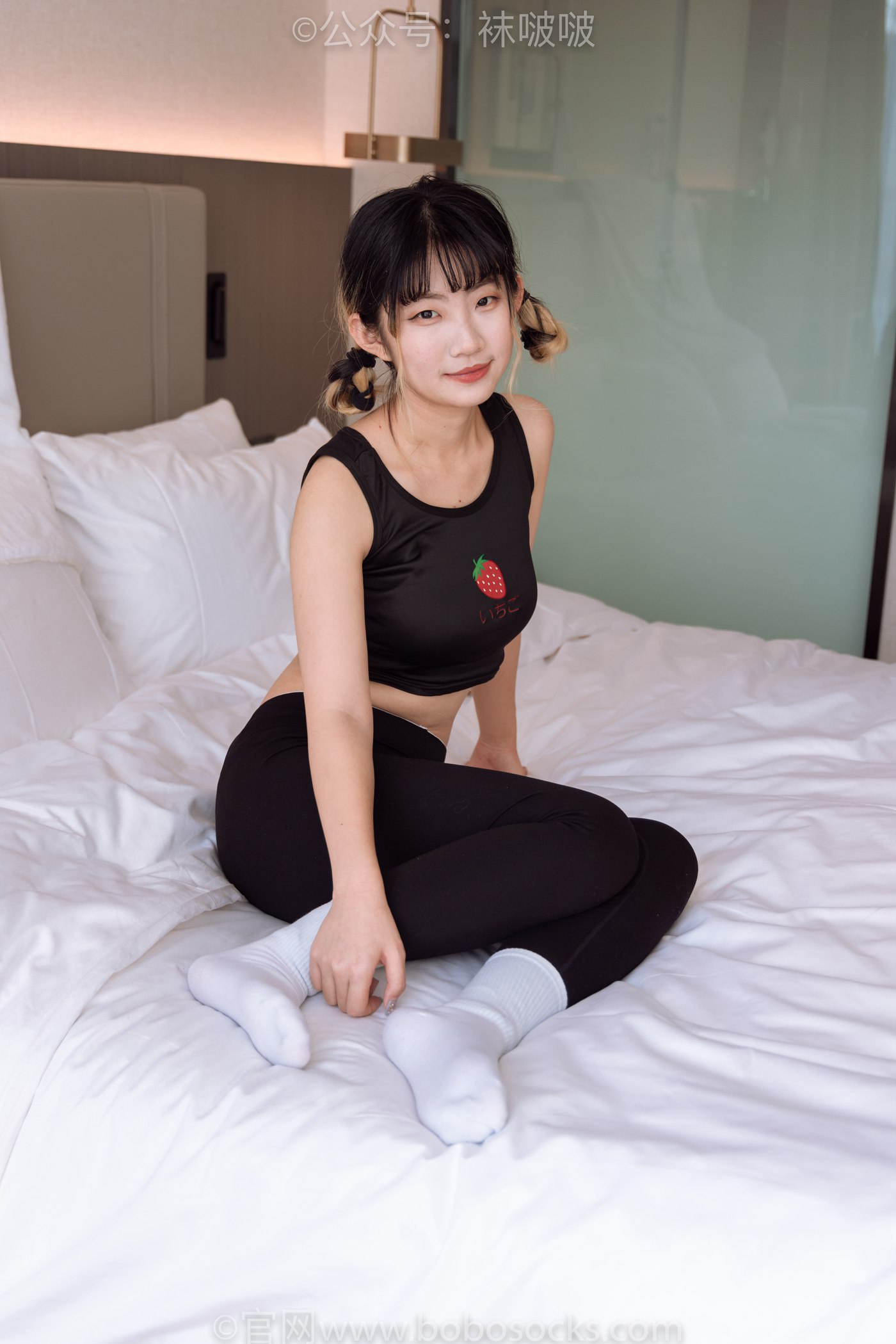 袜啵啵-砂糖AJ板鞋、白棉袜、裸足[142P/1V/6.72GB]