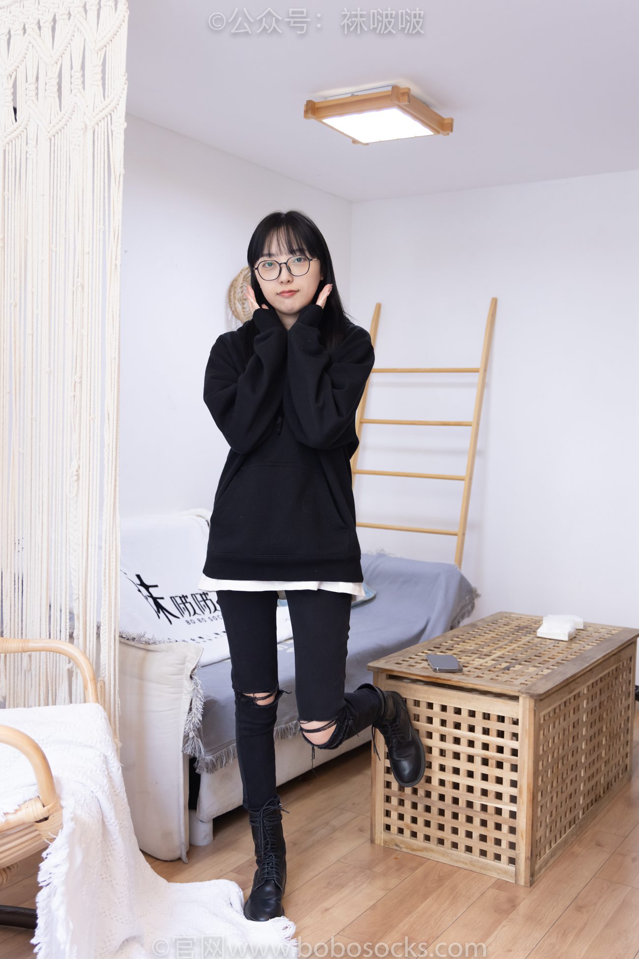 袜啵啵-稚予短靴、白棉袜、裸足[145P/1V/6.96GB]