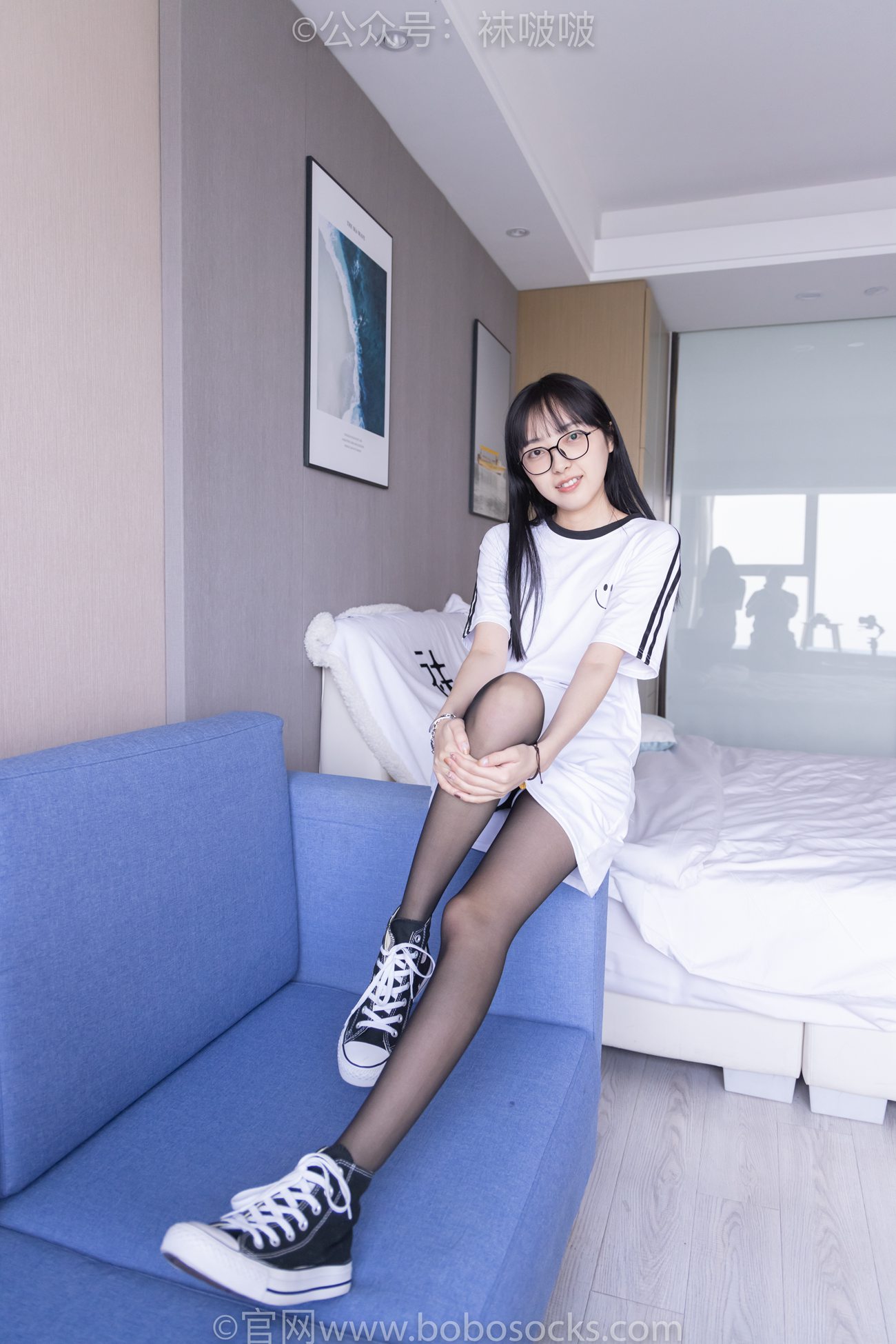 袜啵啵-稚予匡威帆布鞋、黑丝[125P/1V/4.83GB]