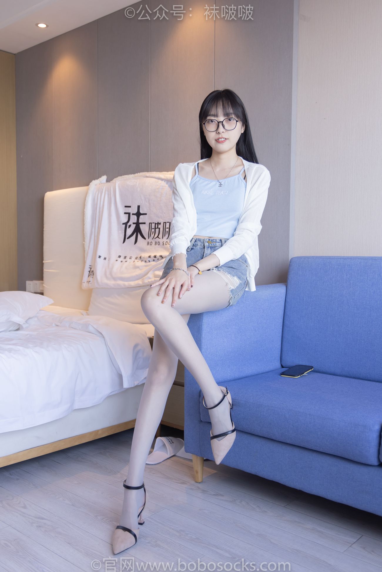 袜啵啵-NO.083稚予高跟鞋、凉鞋、白丝、裸足涂白色指甲油剧情[140P/1V/6.11GB]