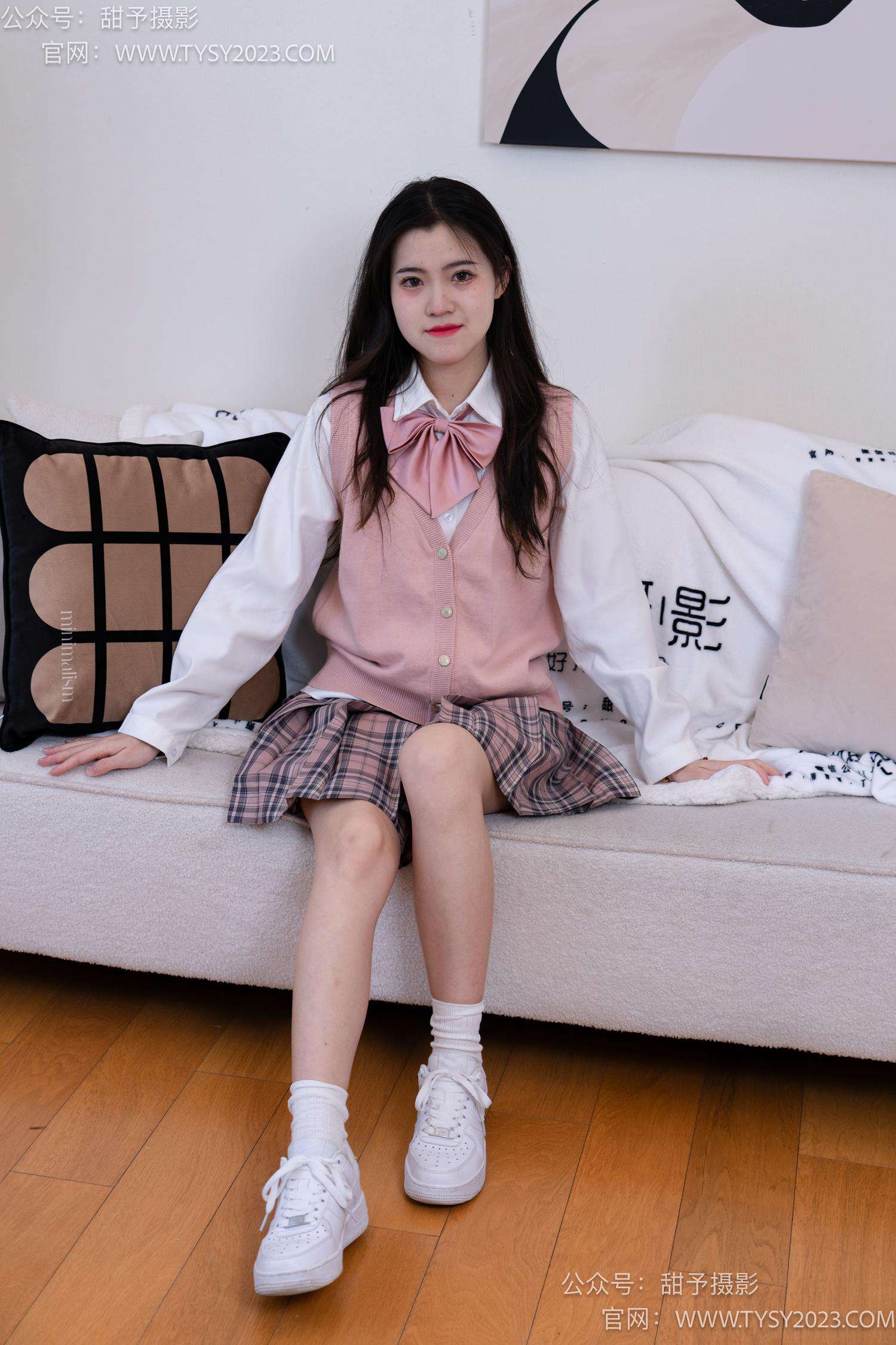 甜予摄影-NO.049小粥板鞋、白棉袜、裸足[135P/2V/10.1GB]