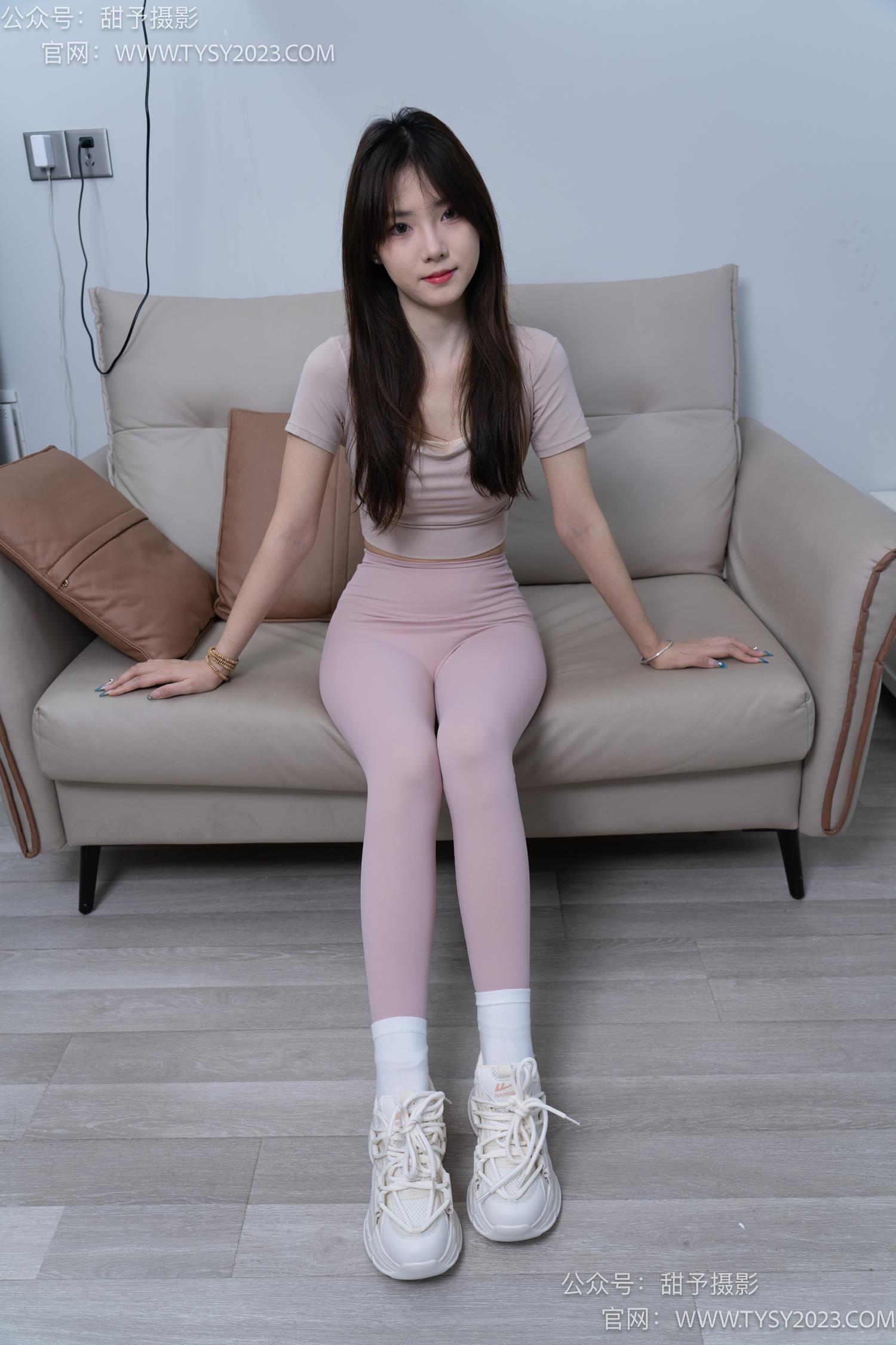 甜予摄影-NO.053璇璇瑜伽裤、运动鞋、白棉袜、裸足[149P/2V/11.1GB]