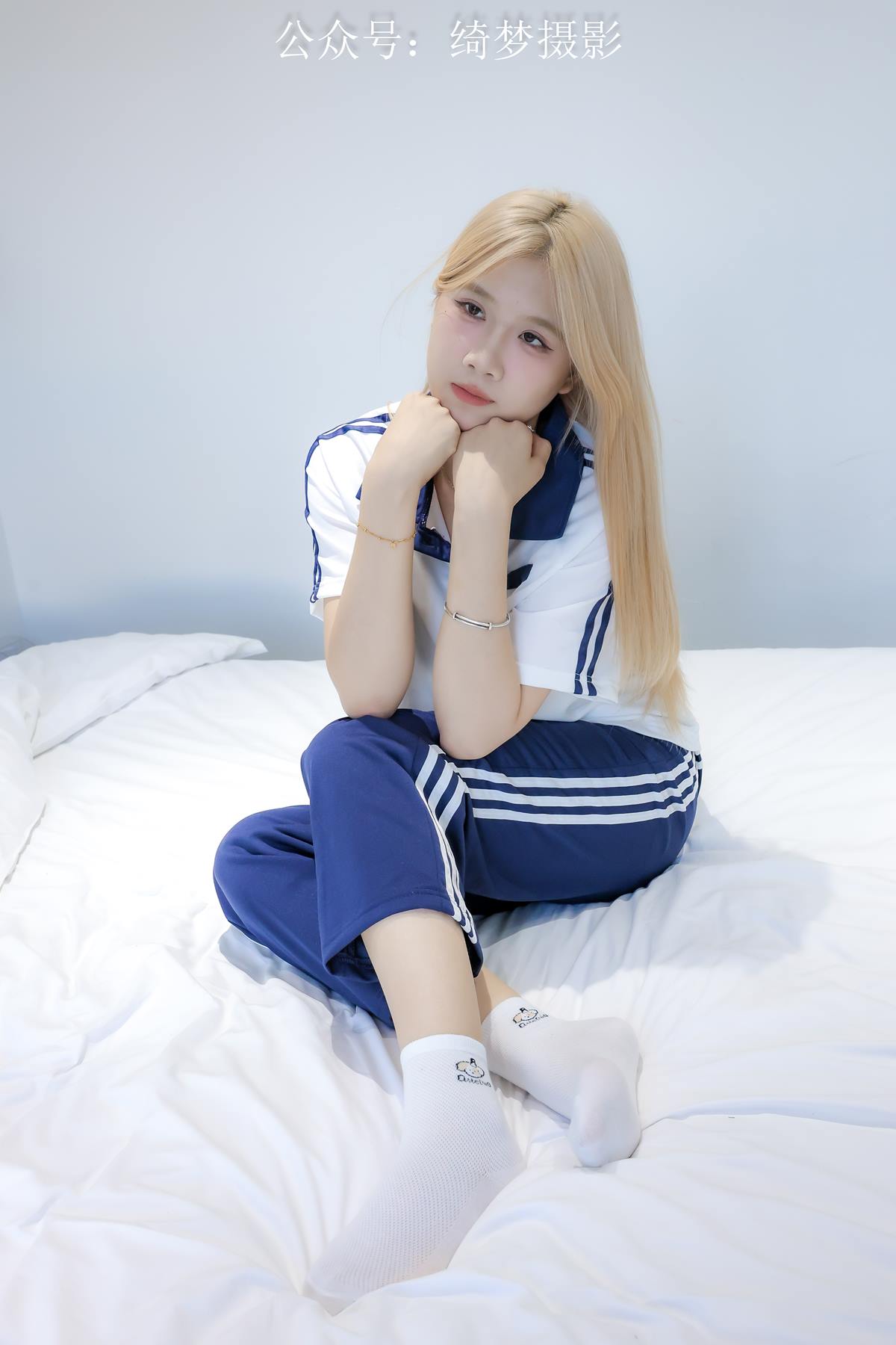 绮梦摄影-栗子珍藏无修无水印版[556P/2V/12.7GB]