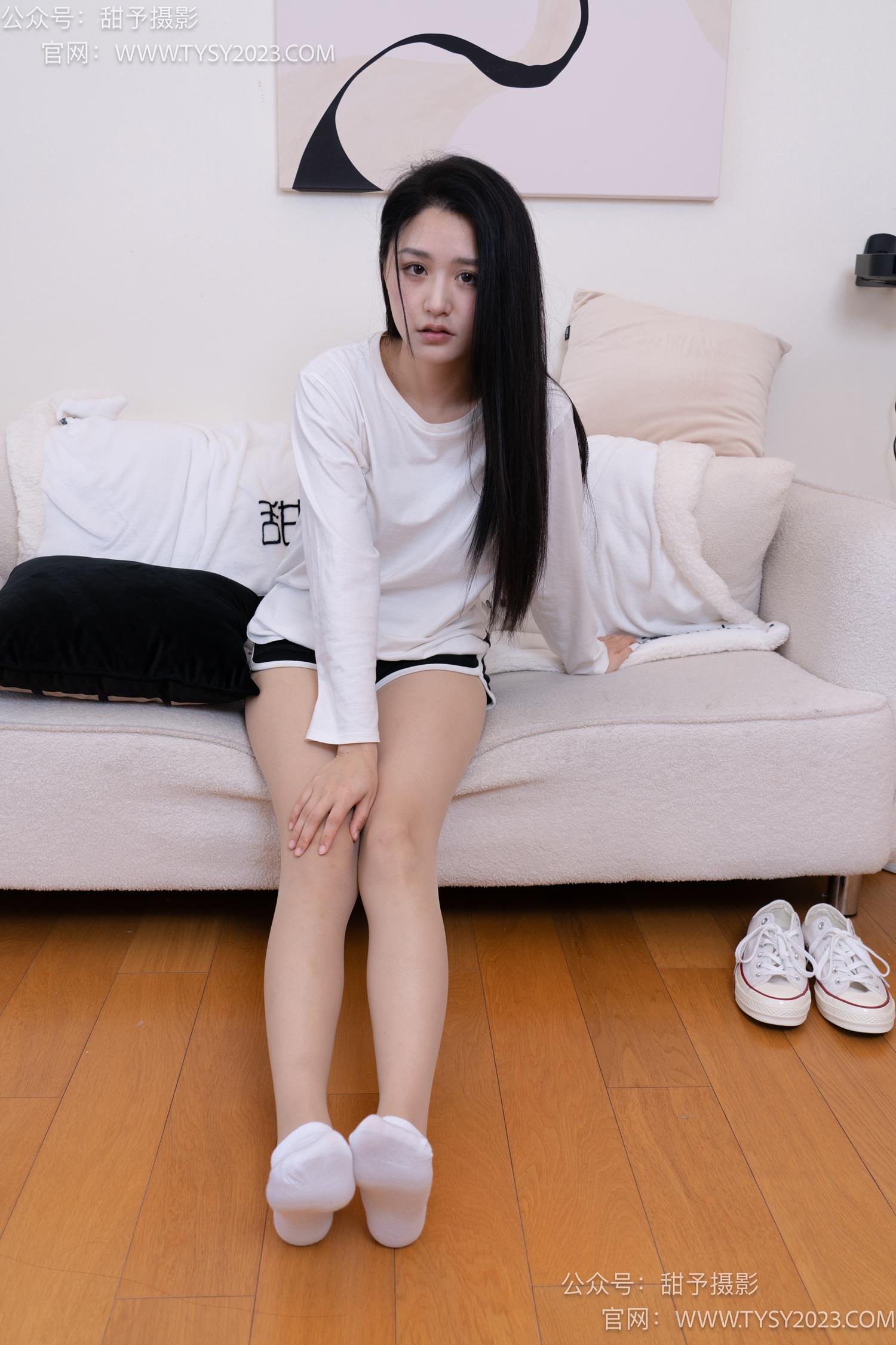 甜予摄影-NO.061澜澜帆布鞋、白棉袜、肉丝[129P/2V/9.82GB]