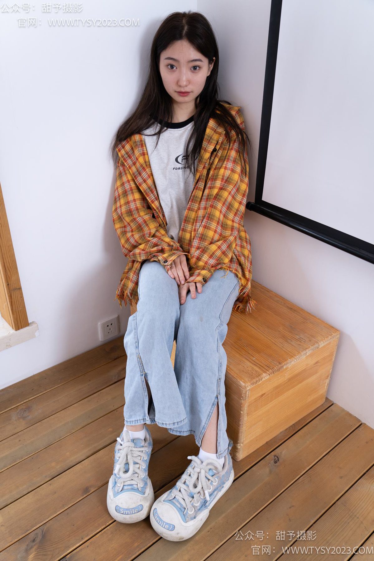 甜予摄影-NO.078雪梨-帆布鞋、白棉袜、裸足（完整版）[132P/2V/10.34GB]