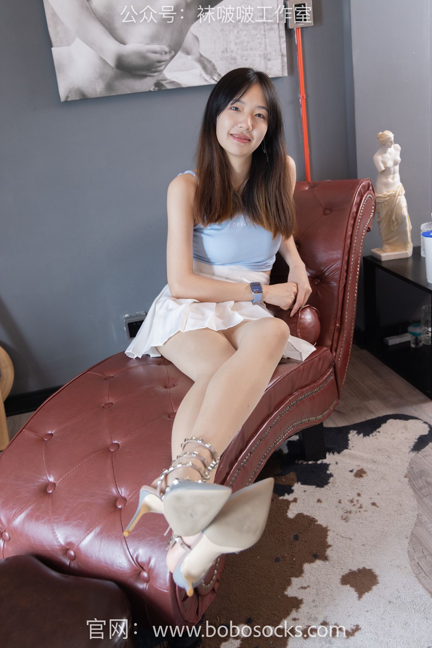 袜啵啵-NO.126小甜豆华伦天奴高跟鞋、肉丝[141P/1V/6.29GB]