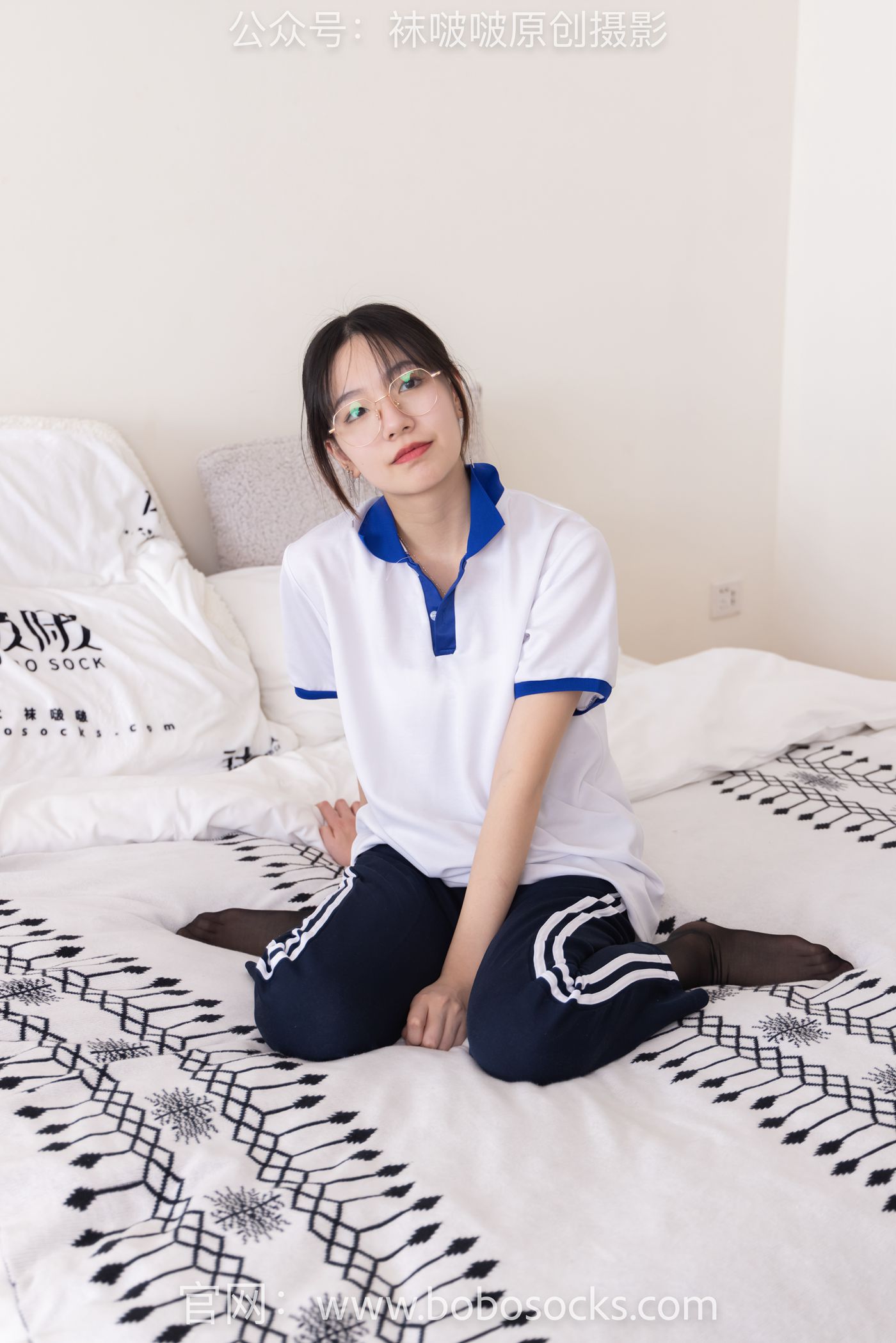 袜啵啵-NO.135小甜豆高跟鞋、黑丝（脚尖透明款）、裸足[140P/1V/5.86GB]