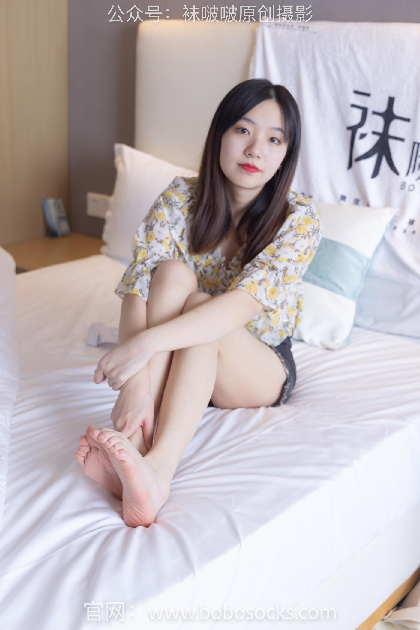 袜啵啵-NO.136小甜豆高跟长靴、白棉袜、裸足[200P/1V/7.32GB]