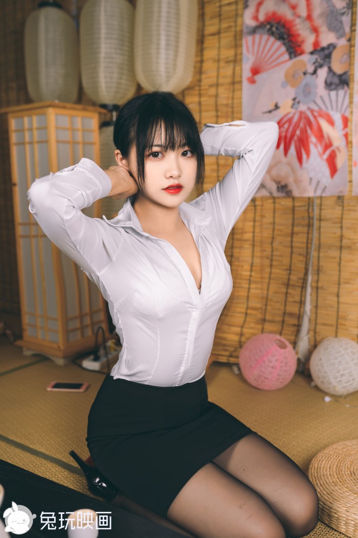 兔玩映画-白衬衣黑丝制服OL[44P/502MB]