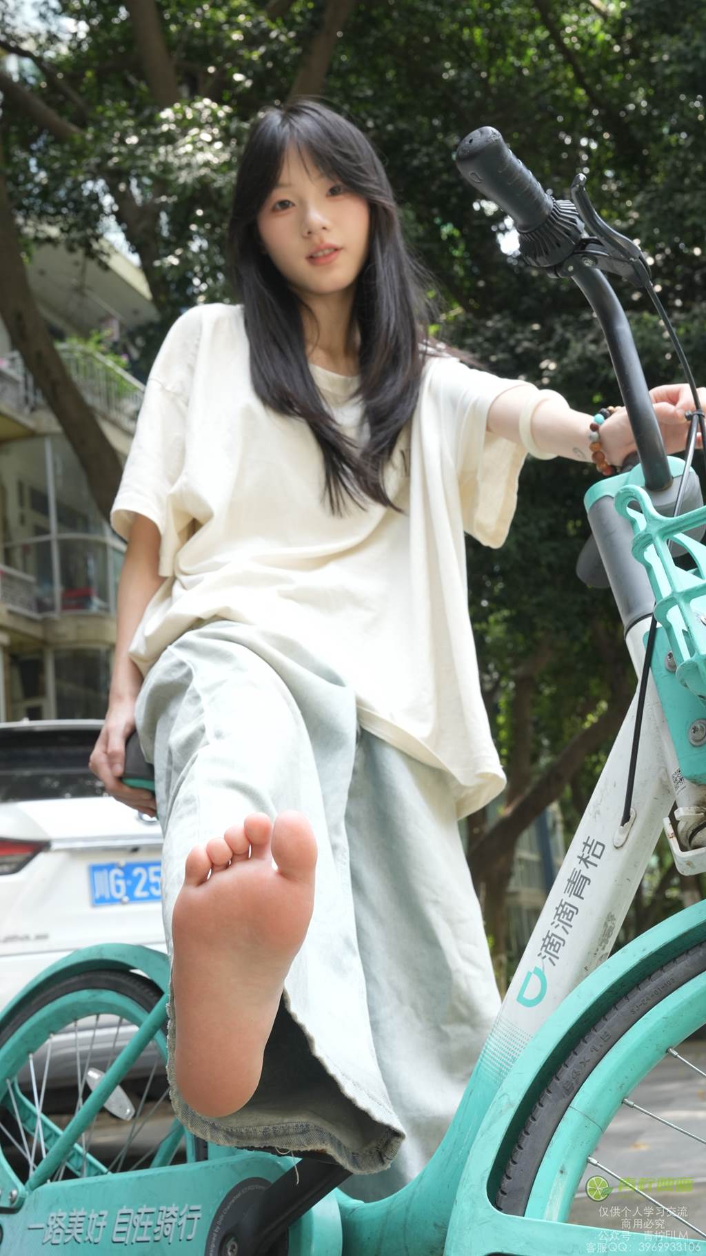 青柠映画-阿慌共享单车裸足[133P/2V/9.45GB]