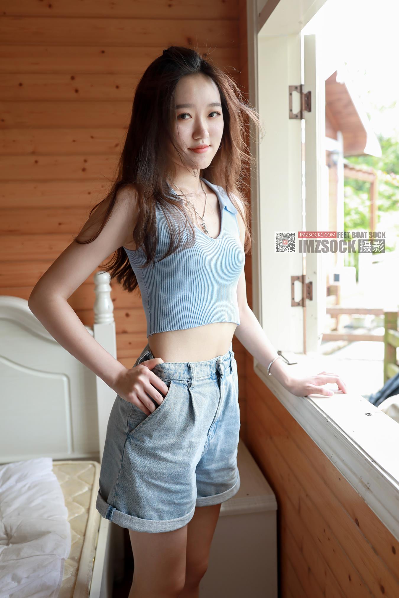 爱美足-雯雯[82P/1V/1.49GB]