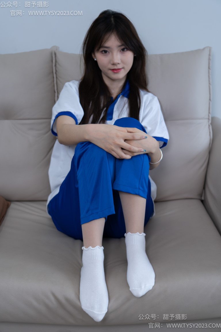 甜予摄影-璇璇校服、板鞋、白棉袜、肉丝（脚尖加固款）（完整版）[135P/2V/10.37GB]